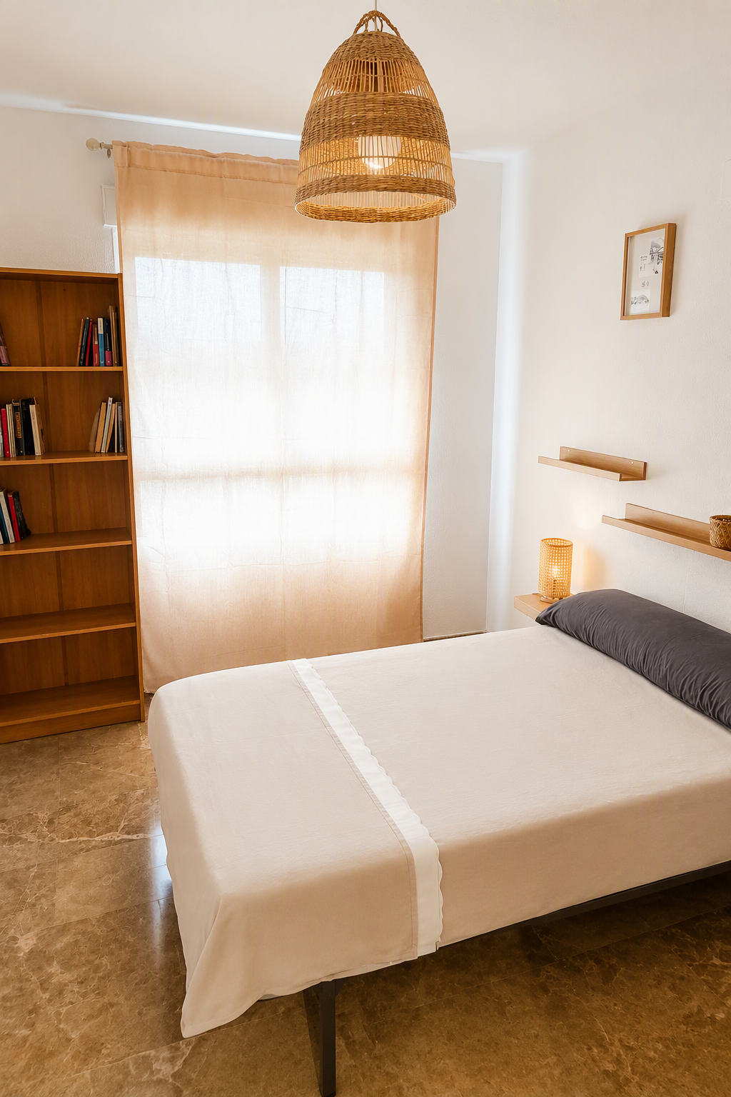 Habitación amueblada